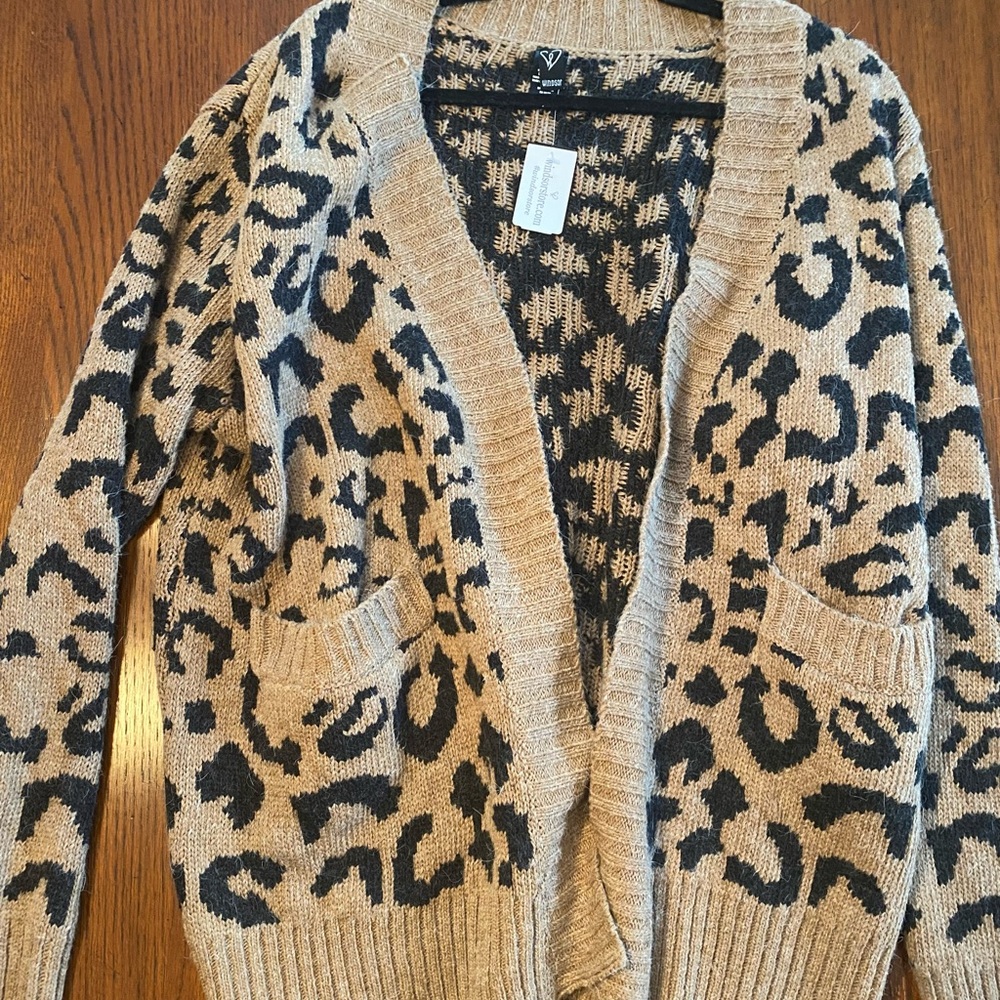 Windsor Store women’s leopard print cardigan